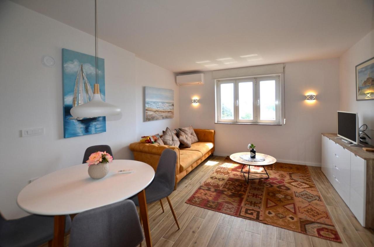 Sarah Apartment Rovinj Buitenkant foto